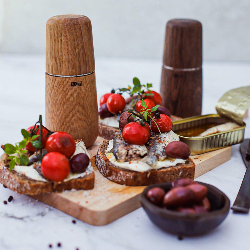 »Yono« Salt and Pepper Mill, Dark Oak