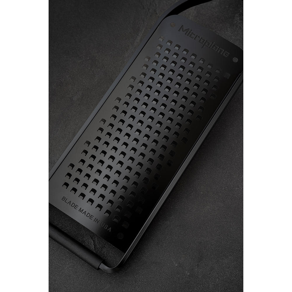 Râpe de cuisine Microplane® » Black Sheep «, lame gros grains
